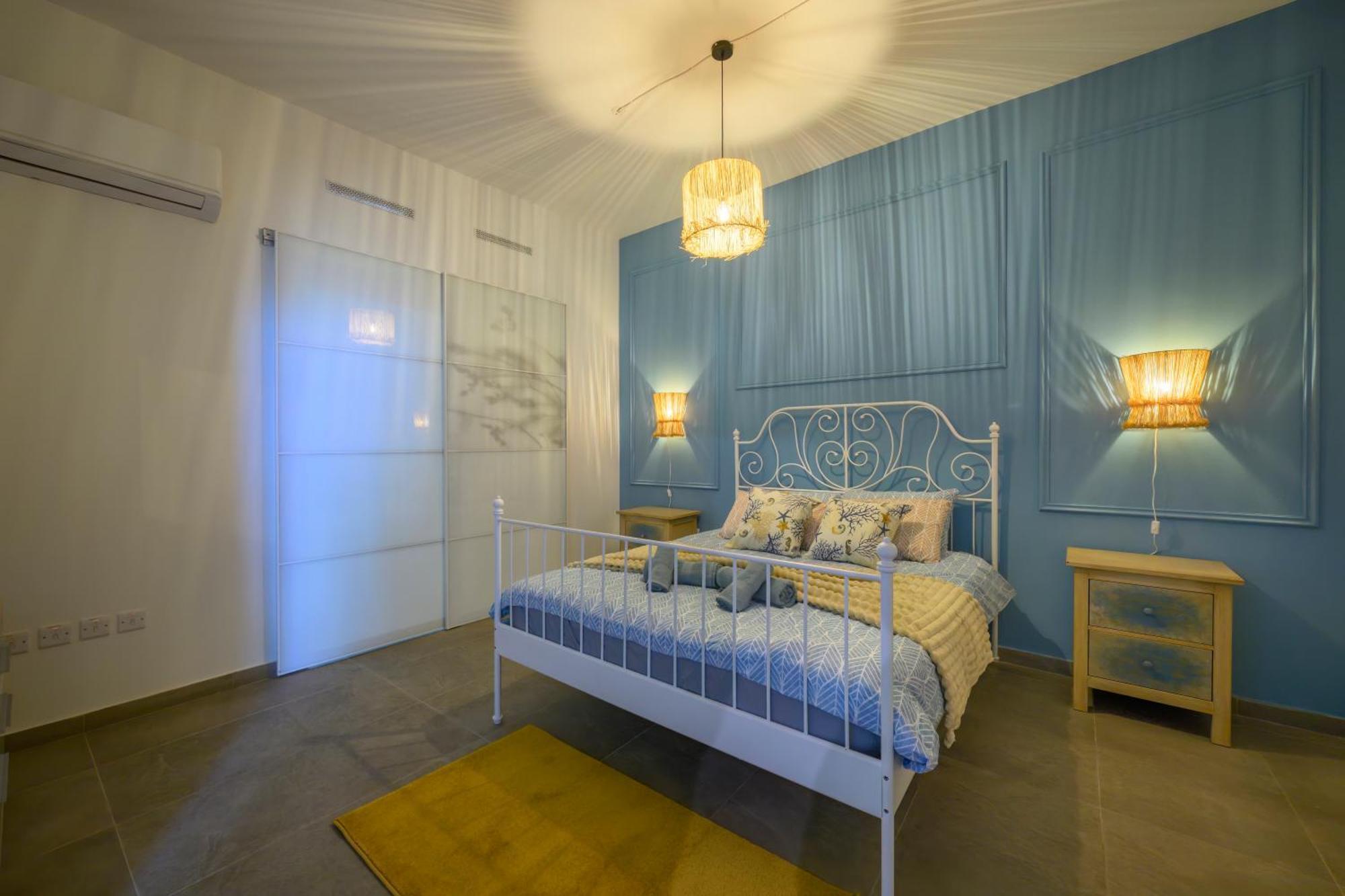 Doors Apartment *