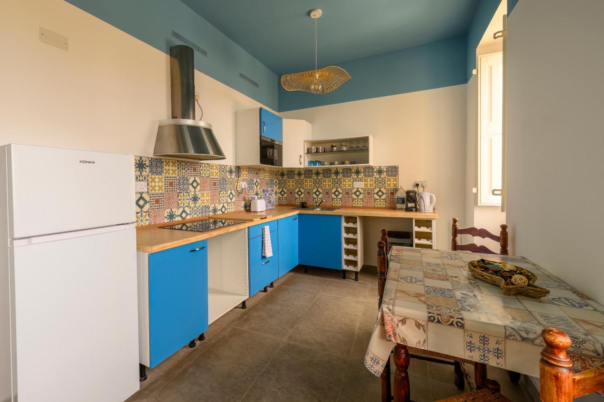 Doors Apartment *