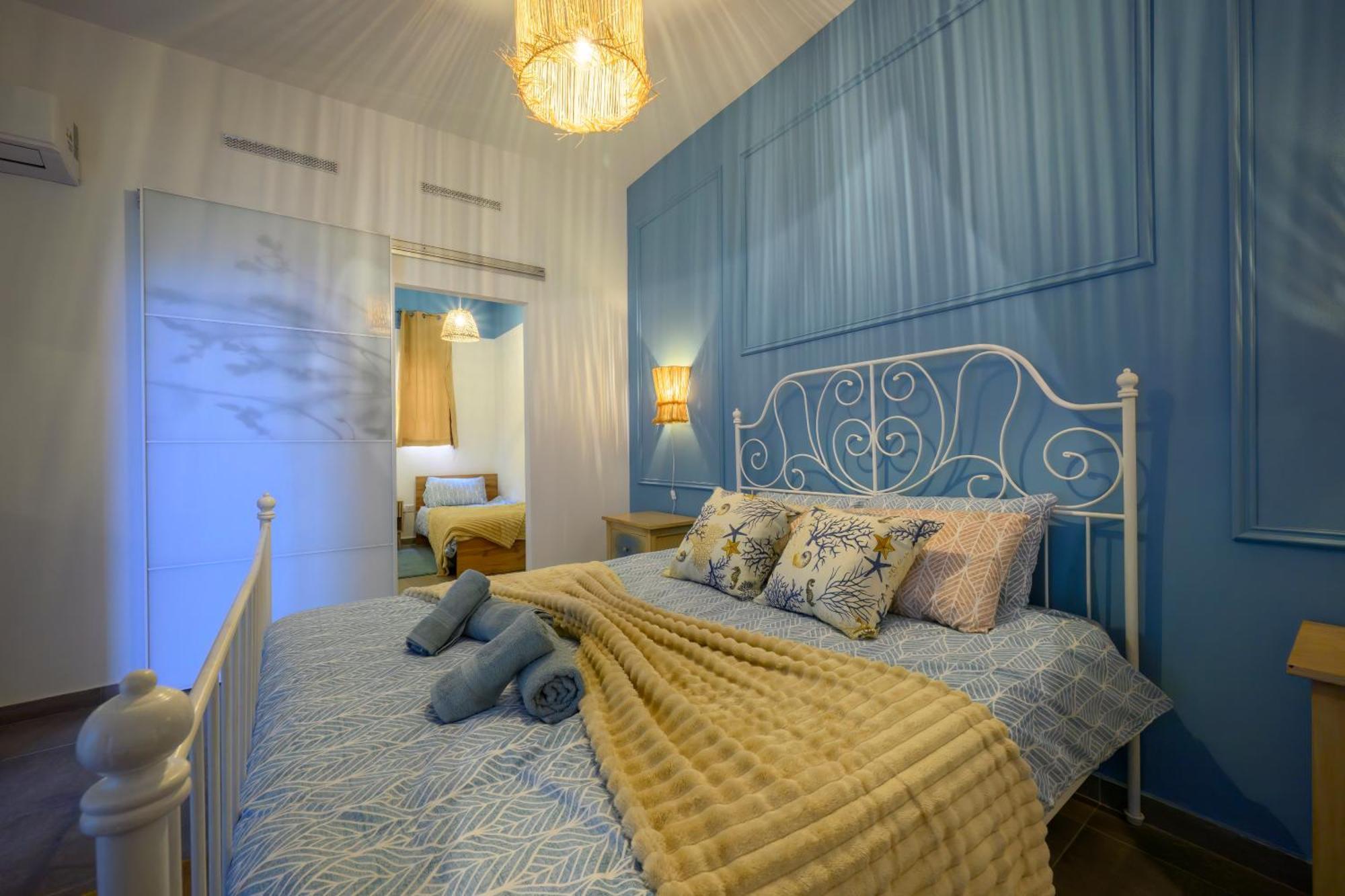 Doors Apartment *