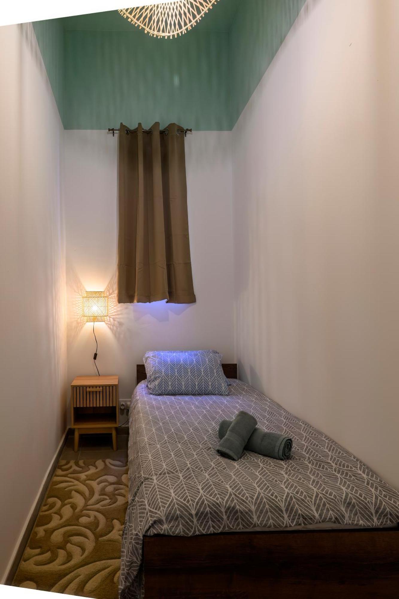 Doors Apartment *