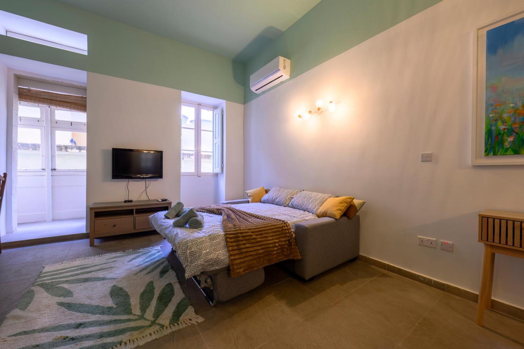 Doors Apartment *